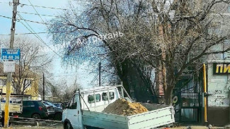 В администрации Астрахани прокомментировали ситуацию с провалившейся «Газелью»