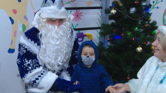 Более 800 астраханских детей с ОВЗ получат новогодние подарки от волонтёров