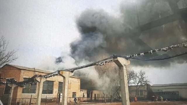 В Астраханской области ликвидирован пожар в цехе рыбокомбината