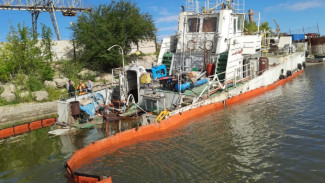 В Астраханской области на реке Бахтемир произошёл разлив нефтепродуктов