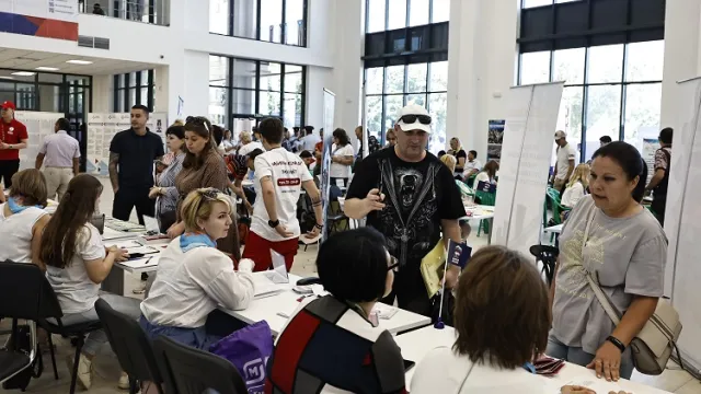 Свыше 10 тысяч астраханцев нашли работу при помощи службы занятости