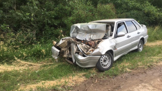 Астраханец погиб за рулём автомобиля при столкновении с грузовиком