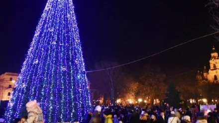 На площади Ленина в Астрахани отменили новогодние мероприятия