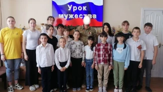 Астраханский боец СВО посетил воспитанников соццентра «Вера»