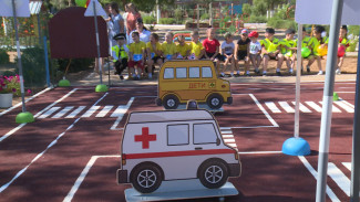 В Астрахани в детском саду открылся автогородок для изучения ПДД 