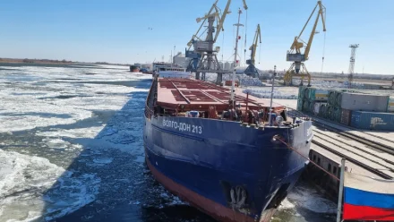 В астраханских портах ледоколы провели рекордное количество судов