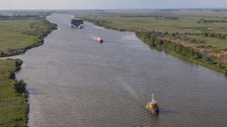 Движение судов по Волго-Каспийскому каналу в Астраханской области возобновлено