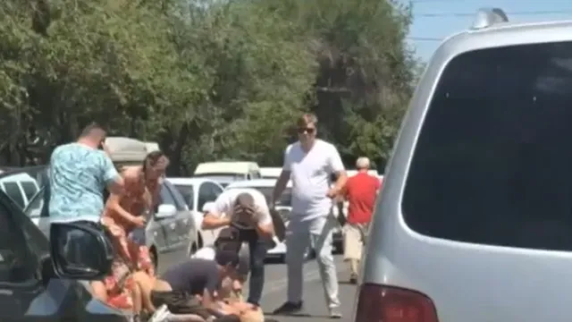 Около Лебединого озера в Астрахани сбили пешехода
