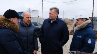 Игорь Бабушкин проинспектировал строящиеся объекты под Астраханью