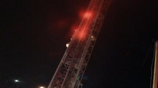 В Астрахани на улице Бульварная горела кабина башенного крана