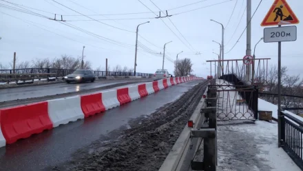 В Астрахани введён режим ЧС на мосту через реку Царев