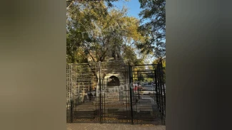 В Астрахани восстановят отвалившуюся руку памятника Александру Трусову