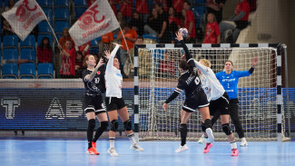 «Астраханочка» проиграла лидеру чемпионата