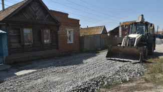 В пригороде Астрахани благоустраивают грунтовые дороги 