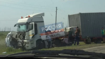 В Астраханской области 33-летний ульяновец погиб в ДТП с «КамАЗом»