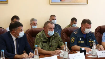 В Астрахани обсудили меры безопасности перед выборами и учебным годом