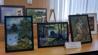 Астраханка создаёт картины из шерсти