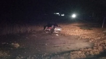 В Астраханской области при опрокидывании автомобиля пострадал мужчина