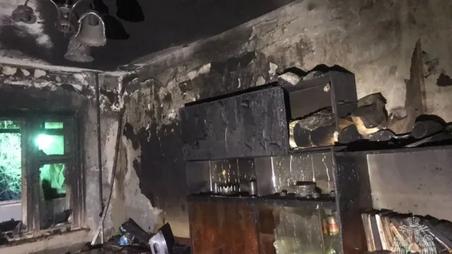 Астраханские огнеборцы за рождественскую ночь два раза выезжали на место пожара