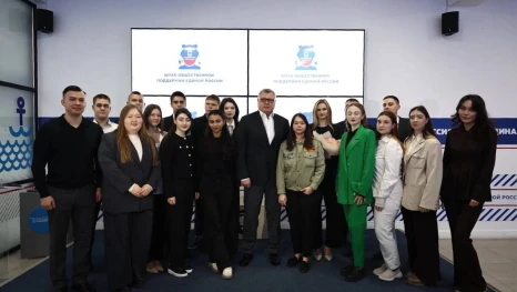 Игорь Бабушкин поздравил астраханских студентов с праздником