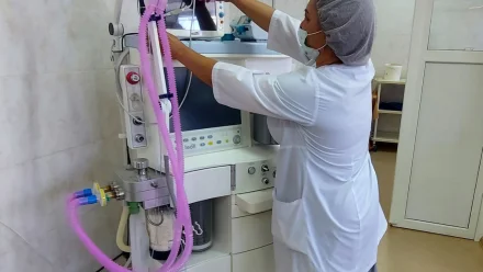 8 современных наркозных аппаратов поступили в астраханские районные больницы