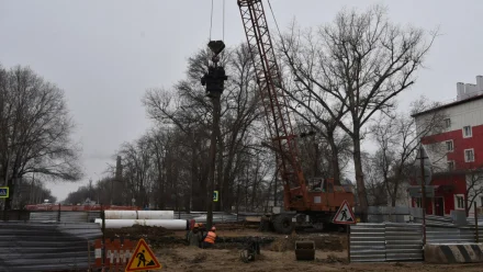 В Астрахани на улице Адмирала Нахимова заменяют коммунальные сети