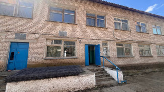 Глава астраханского Минздрава проинспектировал ремонт больницы в селе Лесное