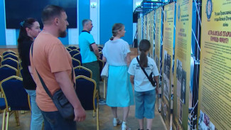 В Астрахани открылась выставка о деятельности РПЦ в годы Великой Отечественной войны