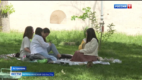 Как астраханцы ощущают смену погоды