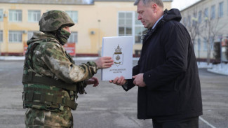 Астраханский губернатор наградил вернувшихся со службы в зоне СВО росгвардейцев