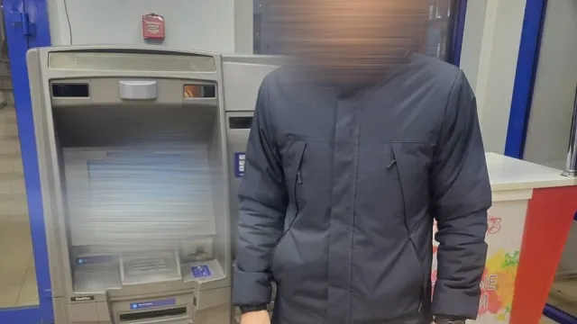 В Астрахани работник центра услуг для бизнеса отдал мошенникам более 9 млн рублей