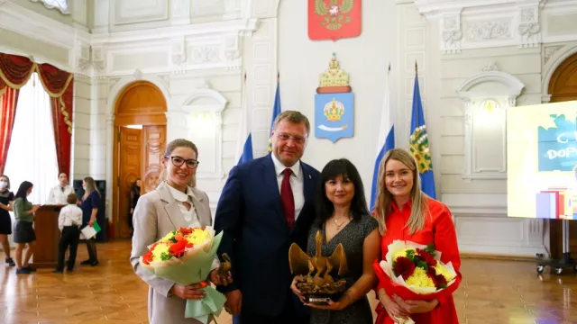 Лучшие учителя Астраханской области получили заслуженные награды