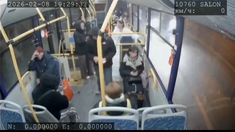 Кондуктор астраханского «Волгобаса» рассказала о невесте в автобусе