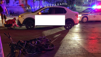 В Астрахани на перекрестке сбили 43-летнего мужчину на мопеде