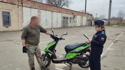 Астраханские приставы передали на нужды СВО первый конфискованный мотоцикл