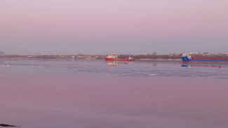 В акватории Волги в Астрахани обнаружена маслянистая пленка
