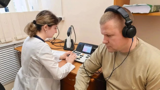 Ветераны СВО прошли диспансеризацию в Астраханском сурдологическом центре