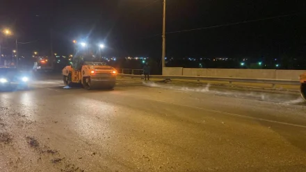 В Астрахани устранили ямы на Новом мосту