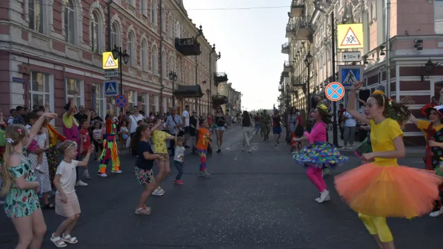 До осени улица Никольская в Астрахани станет пешеходной по выходным