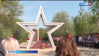 Жители АЦКК собрались почтить память героев на Аллее воинской славы