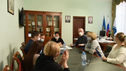 Астраханским школьникам предложат делать будки для бездомных собак на уроках труда