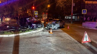 В Астрахани в ночном ДТП пострадали 3 человека