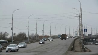 В Астрахани на Новом мосту стартует ямочный ремонт