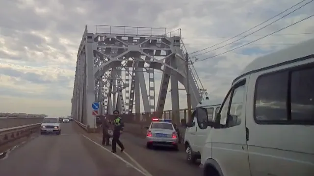 В Астрахани полицейские помогли роженице преодолеть пробку