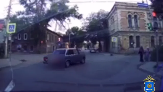 В Астрахани оштрафовали лихача, дважды проехавшего на красный свет