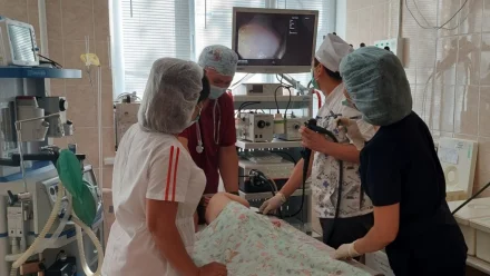 В Астрахани годовалая девочка проглотила двухсантиметровый гвоздь