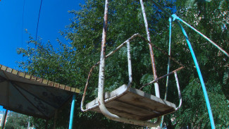 Жители дома в центре Астрахани жалуются на состояние двора