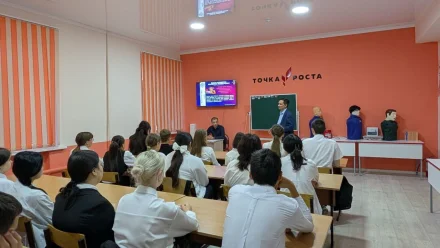 Астраханские школьники узнали об ИИ-агентах и дипфейках