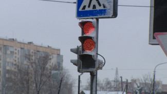 В Астрахани из-за штормового ветра нарушилась работа более 100 светофоров