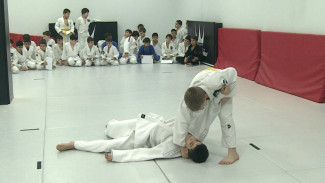  Тренер сборной России по дзюдо провёл мастер-класс для юных астраханцев 